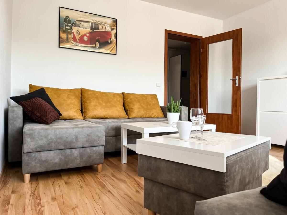 Uroczy Apartament Pod Skarpa 瓦多维采 外观 照片