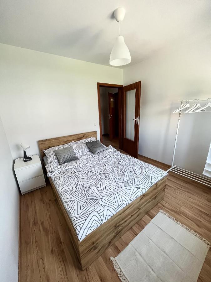 Uroczy Apartament Pod Skarpa 瓦多维采 外观 照片