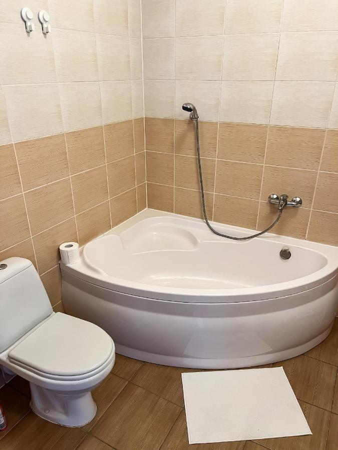 Uroczy Apartament Pod Skarpa 瓦多维采 外观 照片