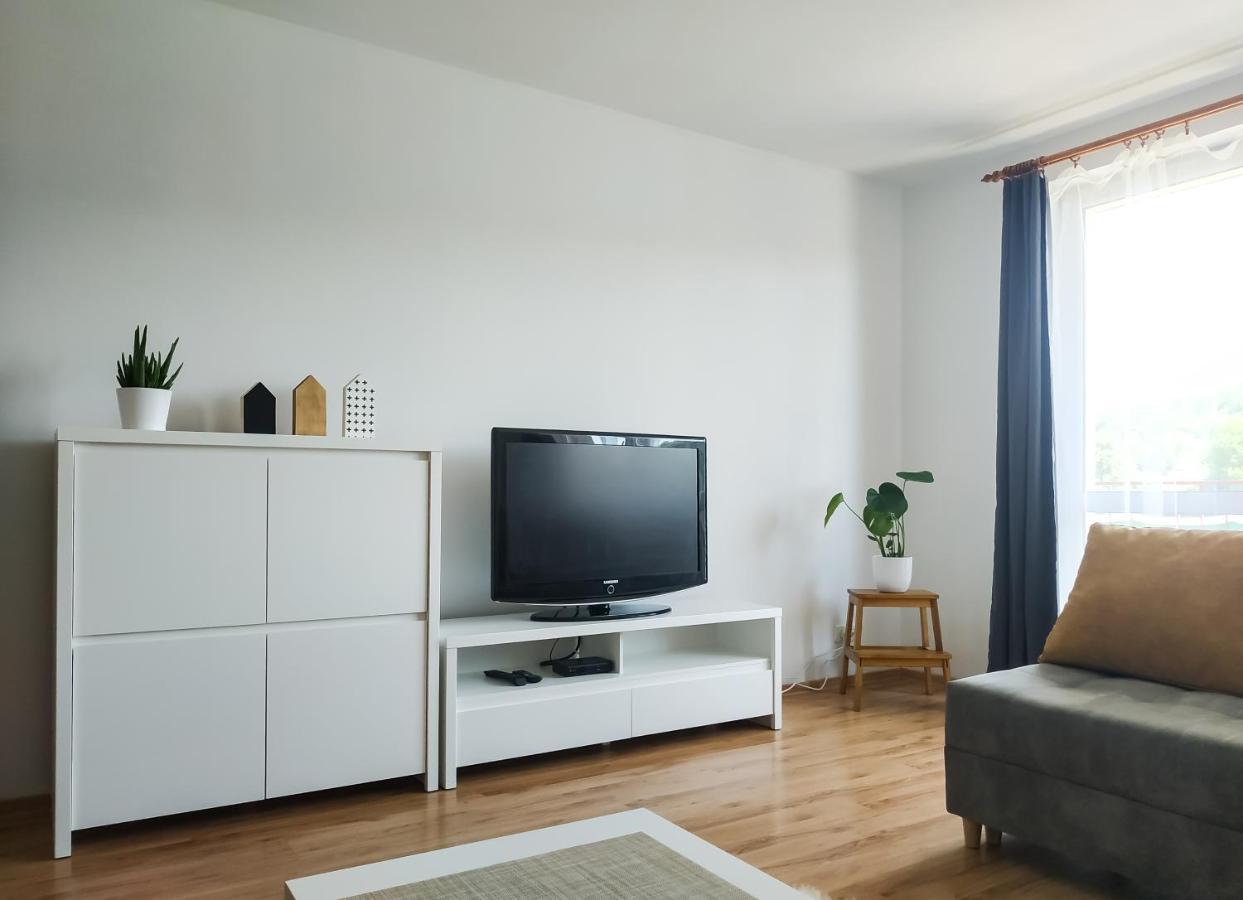 Uroczy Apartament Pod Skarpa 瓦多维采 外观 照片