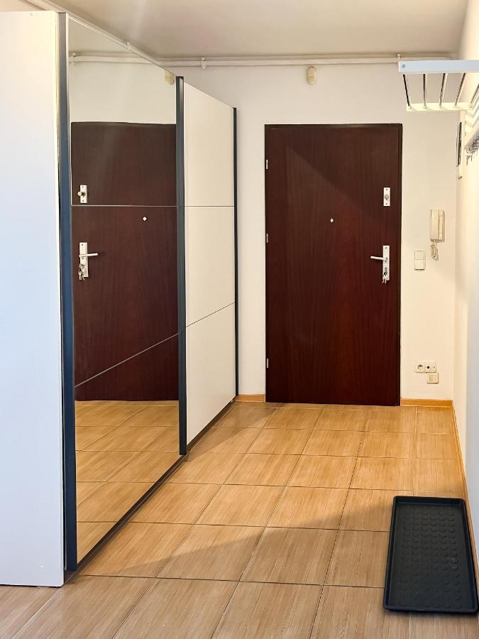 Uroczy Apartament Pod Skarpa 瓦多维采 外观 照片